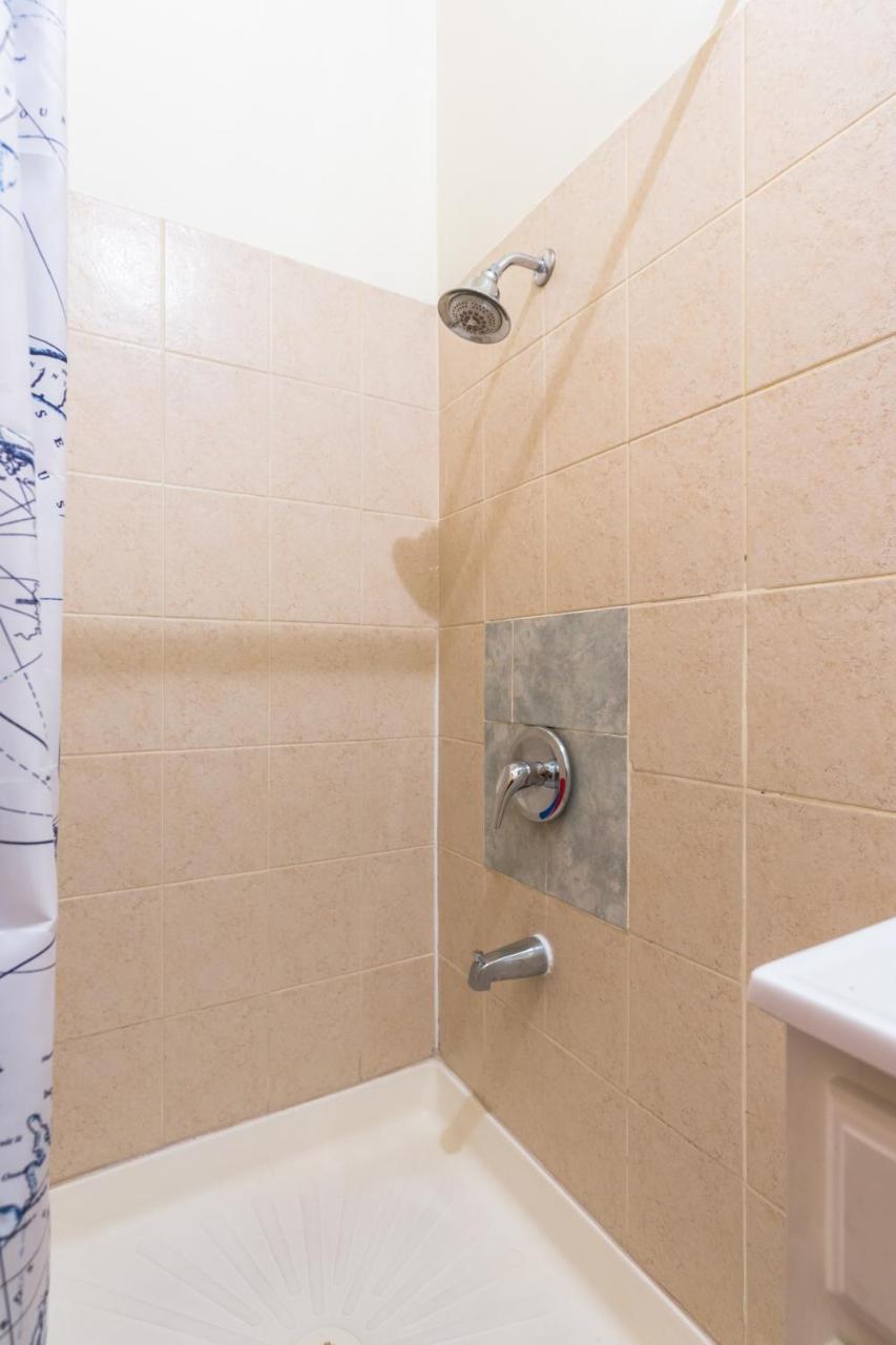 Spacious Apt Close To 9th Avenue Pangsapuri New York